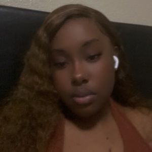 Meet your Posher, Riana